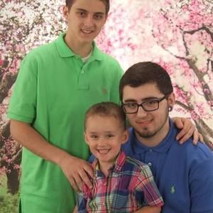 Meet your Posher, Tee